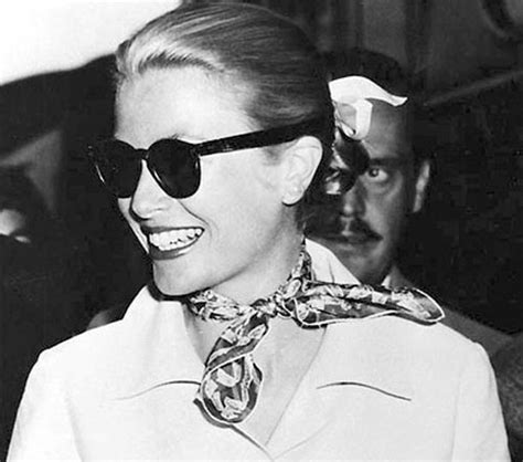 guccio gucci foulard flora grace kelly|grace kelly gucci handbag.